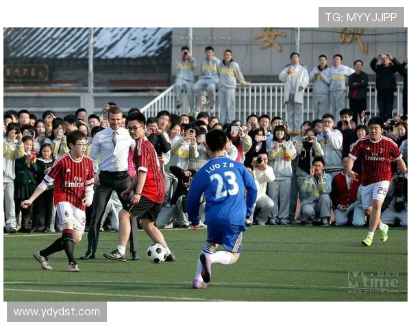 中国足球明星的辉煌历程与成就解析：从青涩少年到国际巨星的成长之路