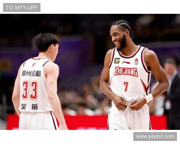 赛后分析:北京篮球队与上海篮球队的表现与状态对比解析 赛后分析:北京篮球队与上海篮球队的表现与状态对比解析